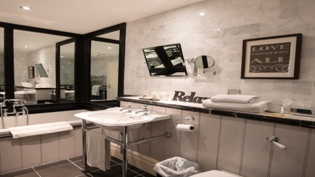 The Dower House Hotel – Honeymoon Suite Bathroom